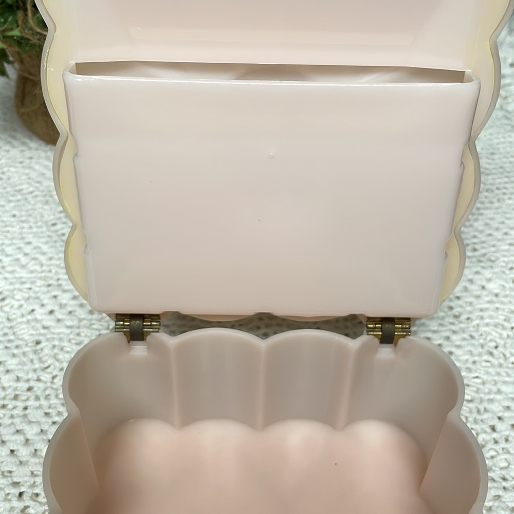 VTG Vanity Box - Picture 5 of 11